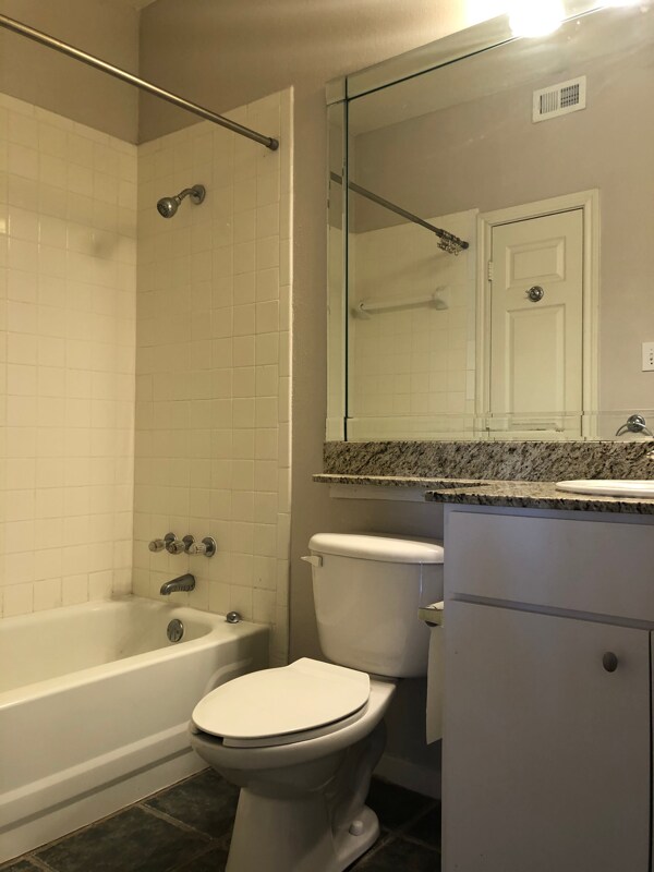 Foto del edificio - 4041 Drake St