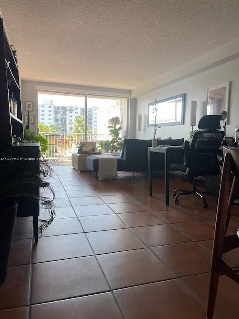 Foto del edificio - 3716 NE 168th St