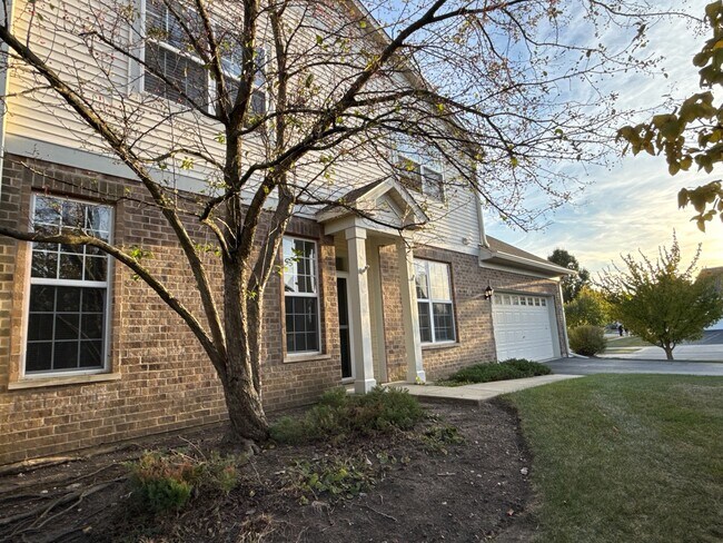 Building Photo - 1611 Millbrook Dr