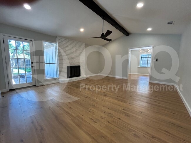 Building Photo - 608 High Meadow Dr