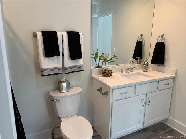 Foto del edificio - 98 Hospital Ave