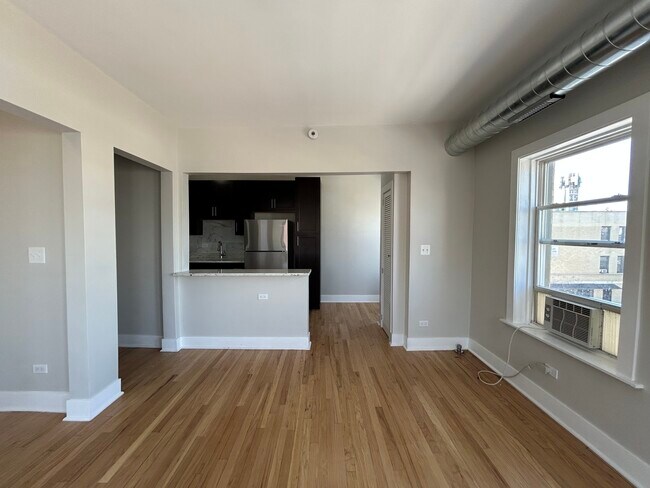 Foto del edificio - 2712 N Milwaukee Ave