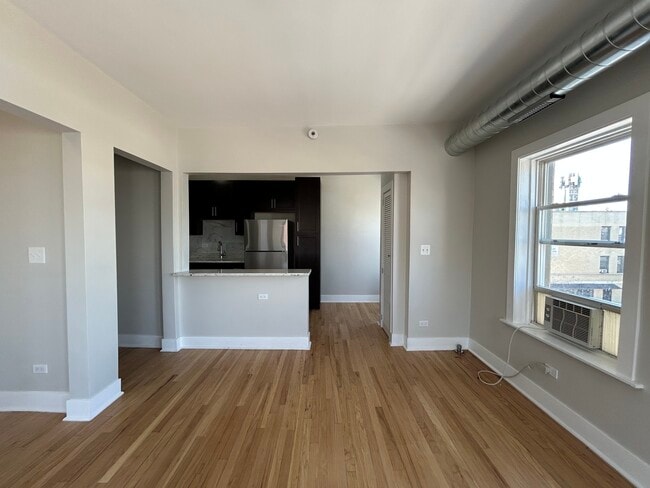 Building Photo - 2712 N Milwaukee Ave