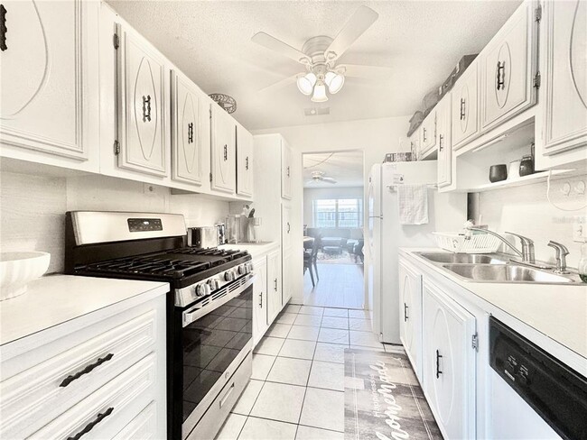 Foto del edificio - 5217 81st St N
