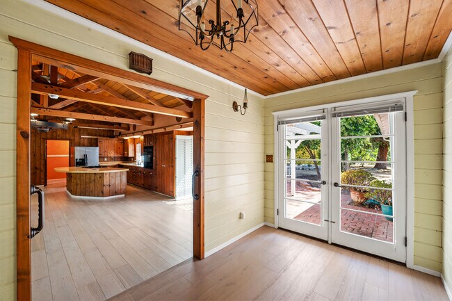 Foto del edificio - 190 Fairway Ln