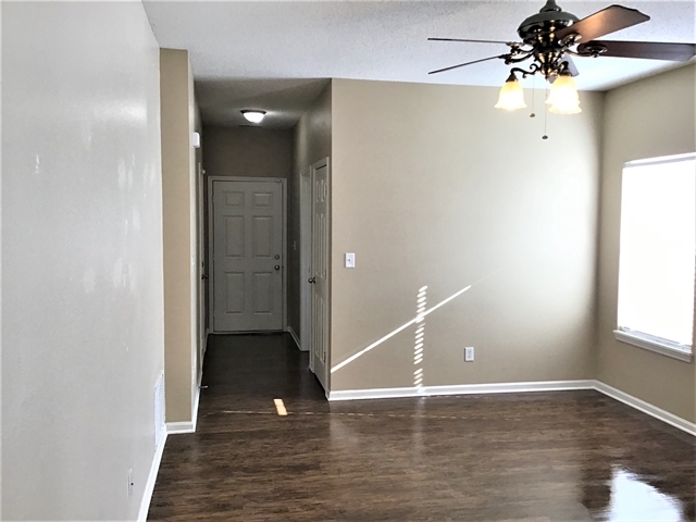 Foto del edificio - 5608 Sweet River Drive