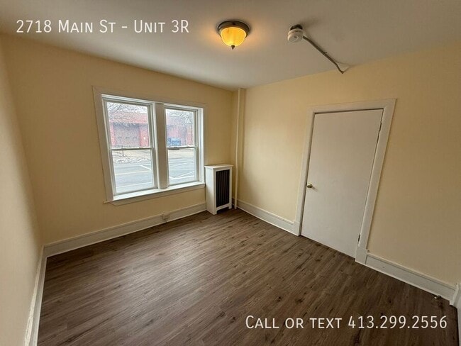 Building Photo - 2718 Main St