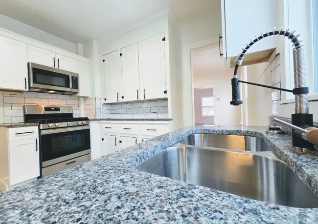 Building Photo - 754 Chenango St