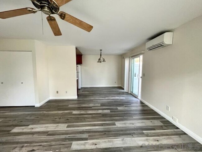 Building Photo - 11081 Via San Marco