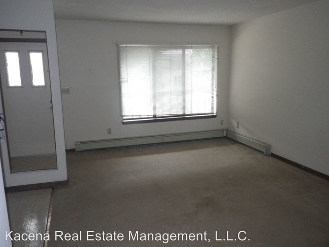 Building Photo - 203 River St