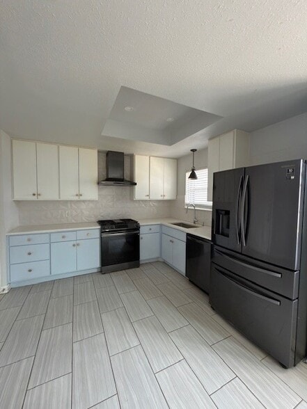 Building Photo - 9122 Clearwater Dr