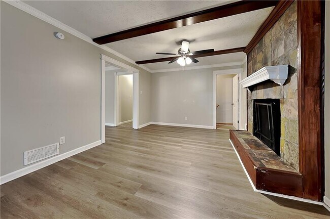 Building Photo - 2755 Hickory Cir