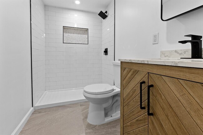 Foto del edificio - 640 38th St