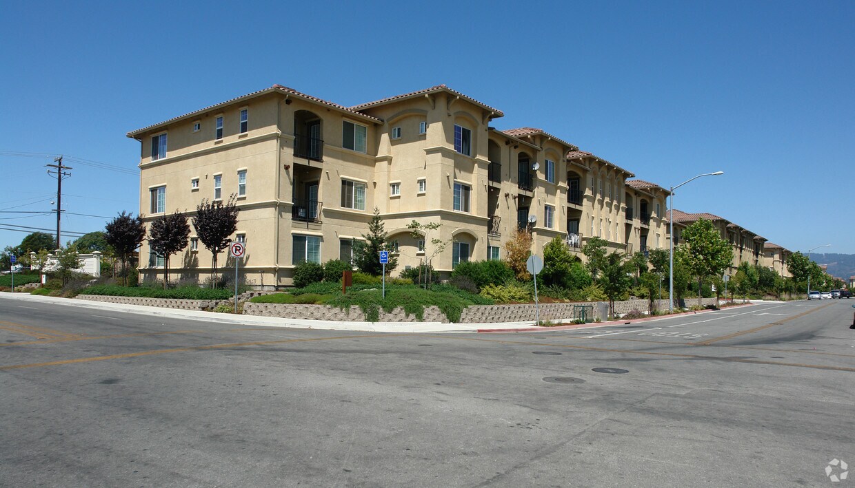 Foto del edificio - Vista Montana