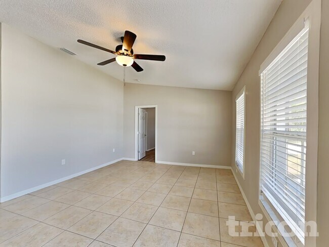 Foto del edificio - 7029 Symmes Rd