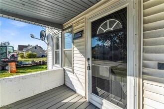 Building Photo - 11702 Brookfield Ave