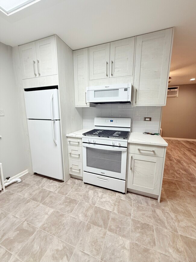 Foto del edificio - 1123 W Webster Ave