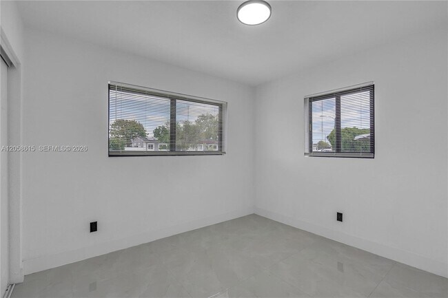 Foto del edificio - 1000 NW 198th St