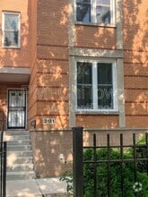Building Photo - 3131 S Giles Ave