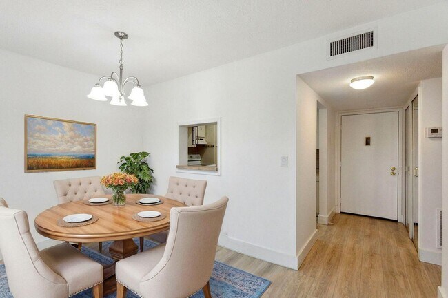 Foto del edificio - 4354 NW 9th Ave