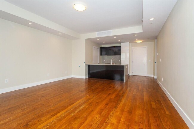 Foto del edificio - 909 E 2nd St