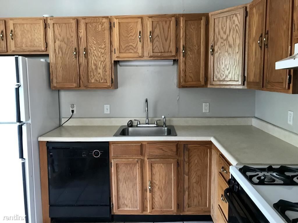 Primary Photo - 5746 Howe St