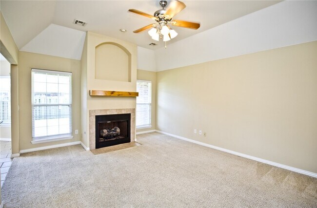 Building Photo - 1250 Torbay Trce