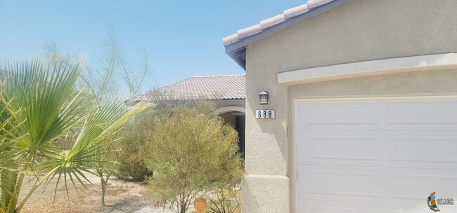 Building Photo - 688 Costa Azul St