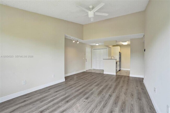 Foto del edificio - 4281 W McNab Rd