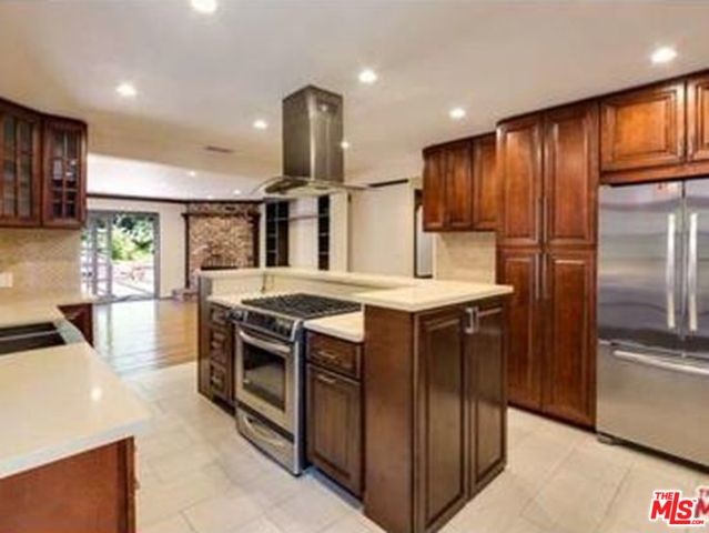 Building Photo - 2745 Casiano Rd