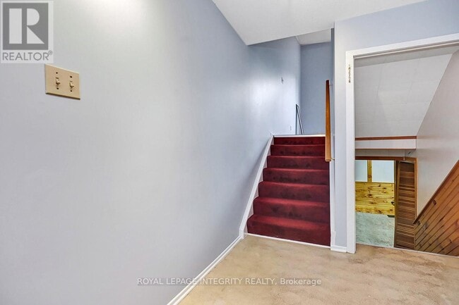 Building Photo - 2669-2669 Southvale Crescent