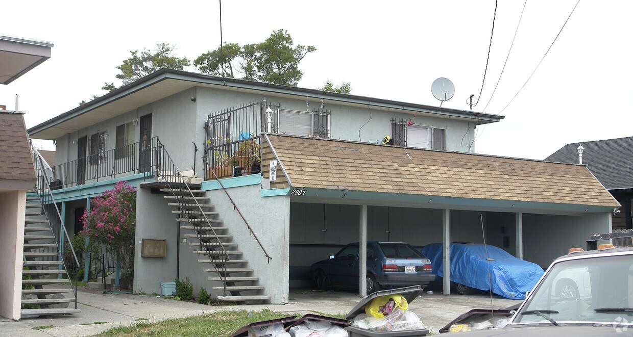 Building Photo - 2841 Octavia St