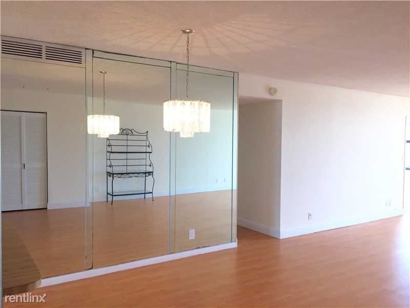 Primary Photo - 2500 Parkview Dr