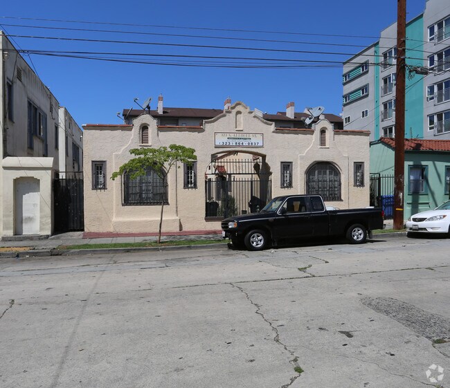 Building Photo - 979 S Ardmore Ave