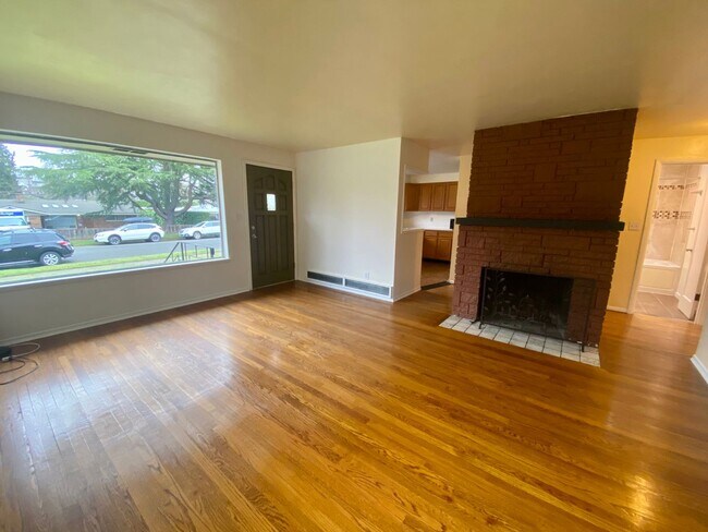 Building Photo - Time to Spring on this Crown Hill Home!