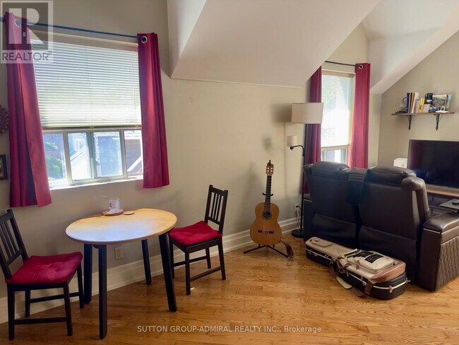 Building Photo - 136 Springhurst Ave