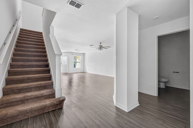 Foto del edificio - 1564 Wynford Cir