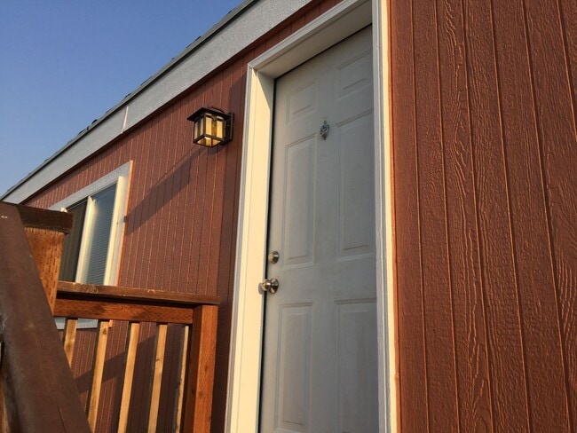 Building Photo - Nice Manufactured Home in North Pointe! Fu...