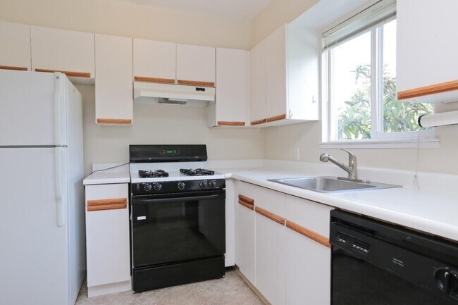Kitchen - 3755 Faye dr