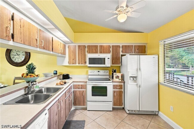 Building Photo - 13090 Cross Creek Ct