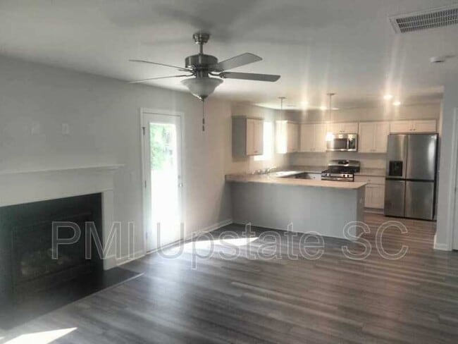Building Photo - 313 Carramore Dr