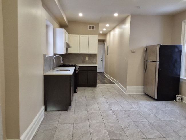 Building Photo - 55 9th Ave