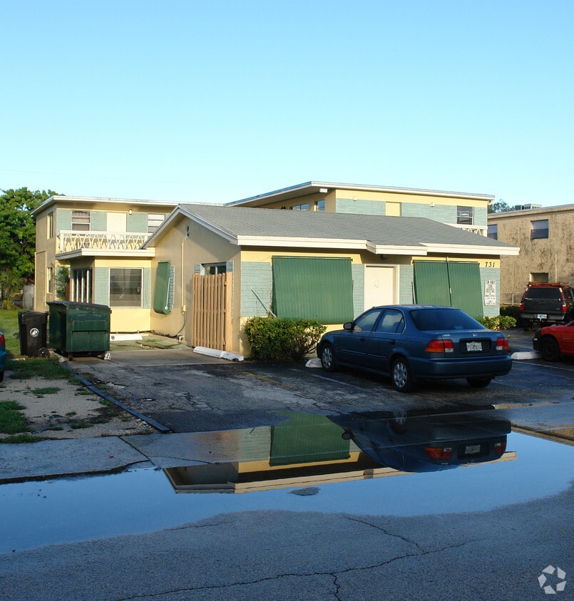 Foto del edificio - 731-733 NE 7th Ave