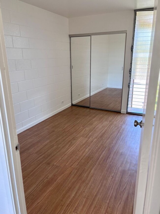 Building Photo - Available now: A 2 Bedroom, 1 bathroom with 1 assigned parking stall in Hokuahiahi Apartments