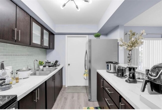 Foto del edificio - 8401 SW 107th Ave