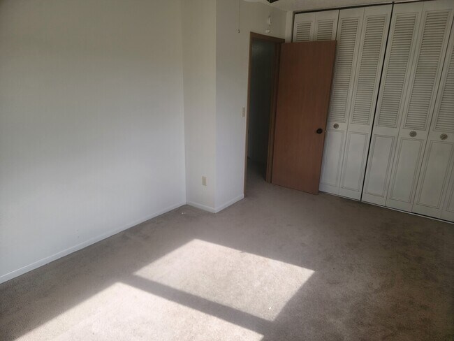 Foto del edificio - 6007 E 12th Ave