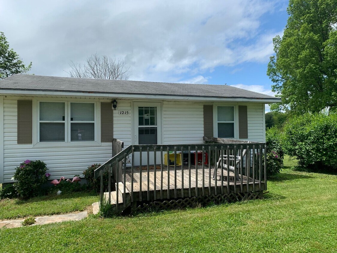 Foto principal - 2 Bedroom 1 Bath House