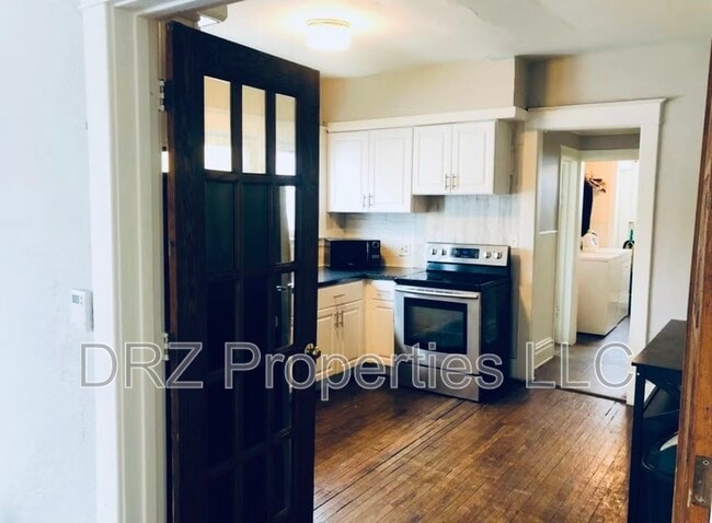 Foto del edificio - 1017 Bridge St NW