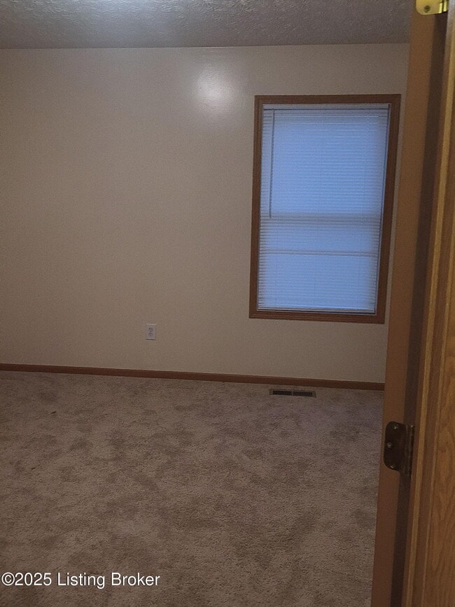 Foto del edificio - 5303 Bannon Crossings Dr