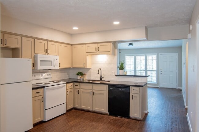 Foto del edificio - 1902 Woodsman Dr